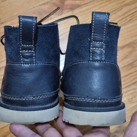 UGG Men\'s Sz. 12 Neumel Unlined Leather Chukka Boot In Dark Blue main image 12